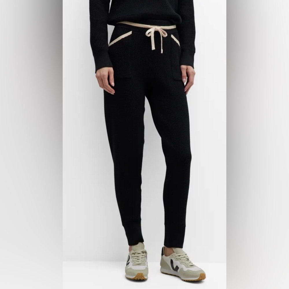 Monrow Supersoft Waffle-Knit cuffed Joggers In Blqck Size M